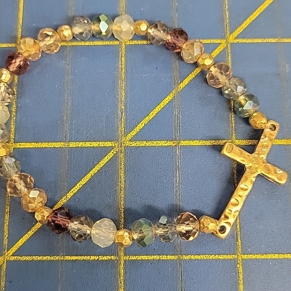 Cross Multi Color Beaded Stretch Bracelet w Gold Tone 6" Bracelet